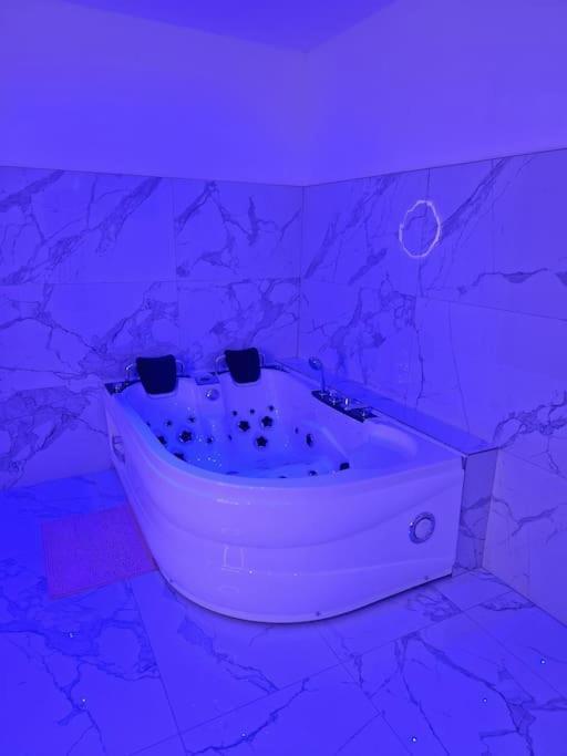 Maison Chic Avec Jacuzzi Nogent Sur Oise Yaospa60 Екстериор снимка