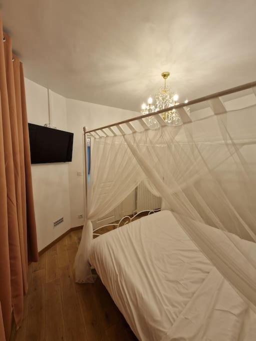 Maison Chic Avec Jacuzzi Nogent Sur Oise Yaospa60 Екстериор снимка