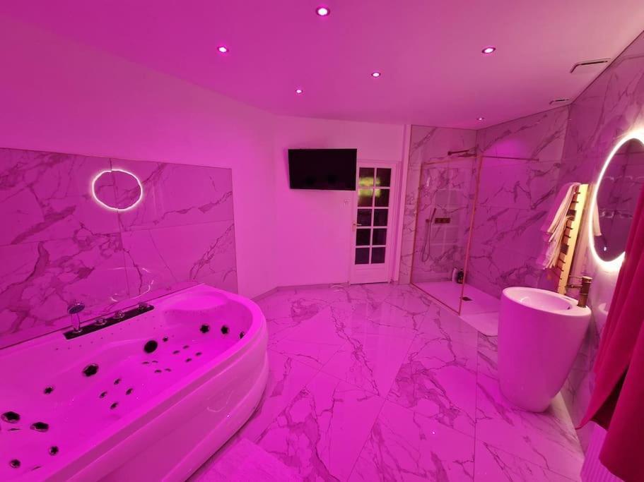 Maison Chic Avec Jacuzzi Nogent Sur Oise Yaospa60 Екстериор снимка