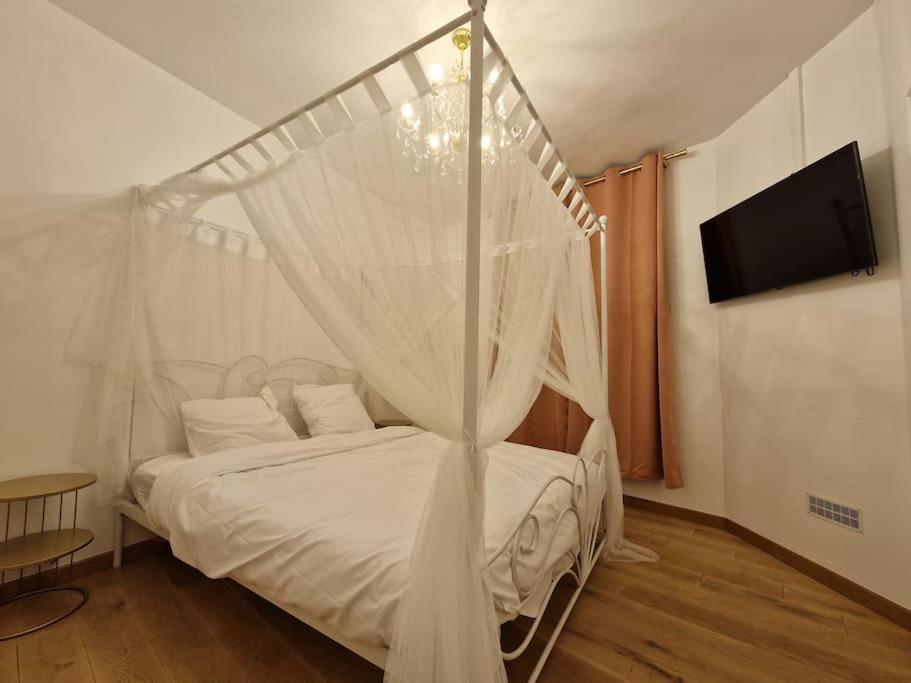 Maison Chic Avec Jacuzzi Nogent Sur Oise Yaospa60 Екстериор снимка