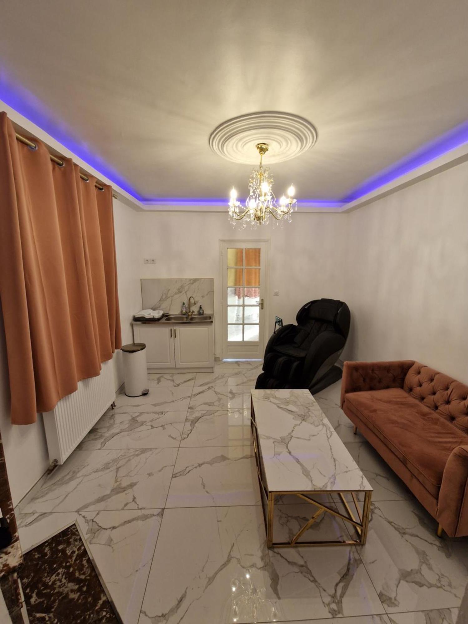 Maison Chic Avec Jacuzzi Nogent Sur Oise Yaospa60 Екстериор снимка