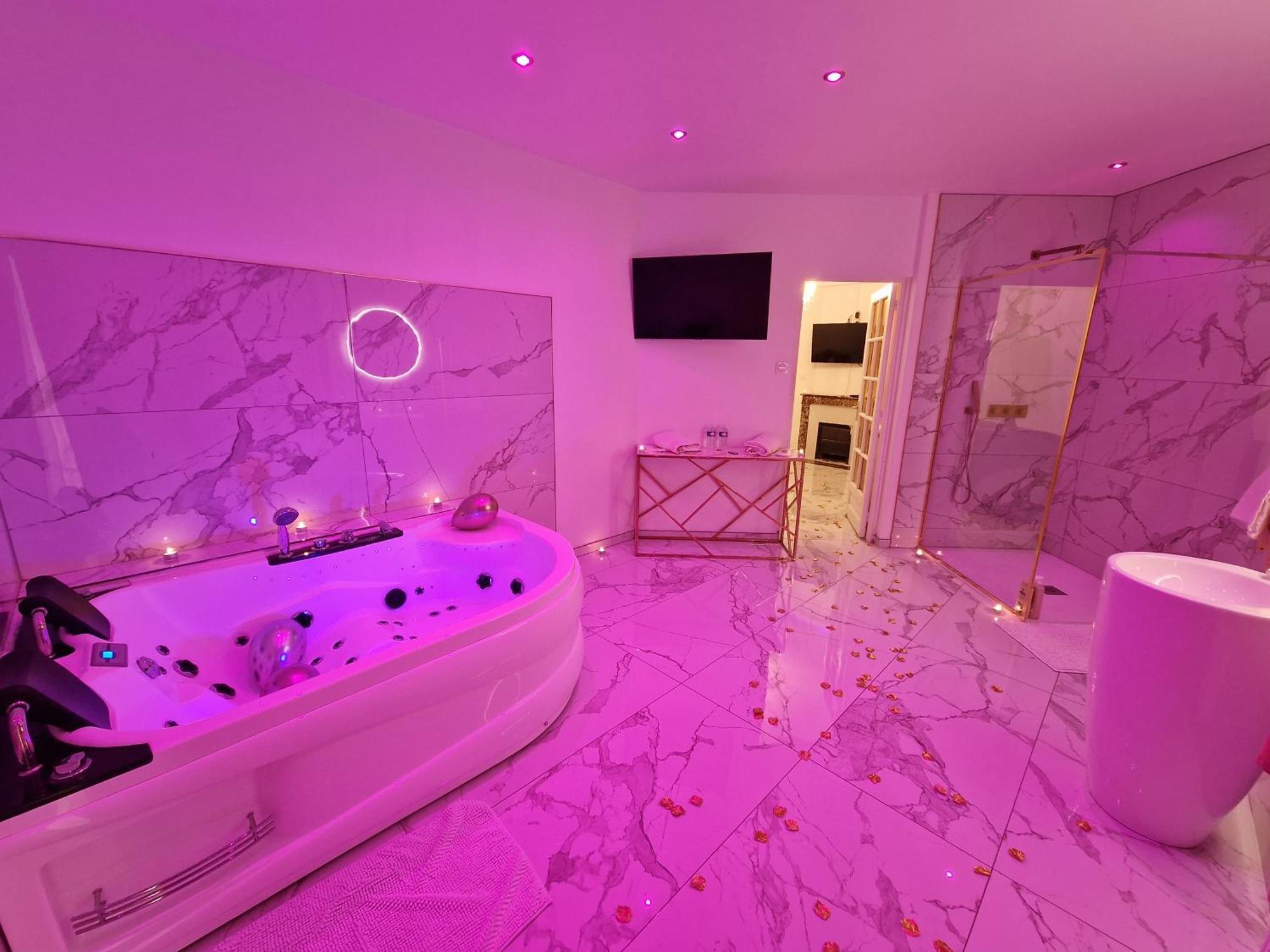Maison Chic Avec Jacuzzi Nogent Sur Oise Yaospa60 Екстериор снимка