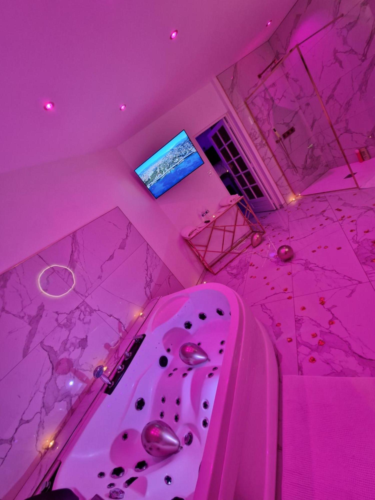 Maison Chic Avec Jacuzzi Nogent Sur Oise Yaospa60 Екстериор снимка